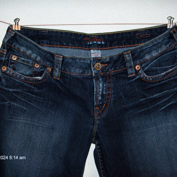 Silver Jeans, Tia, Measure 35"-38" Waist, 31" Inseam - Picture 2 of 9
